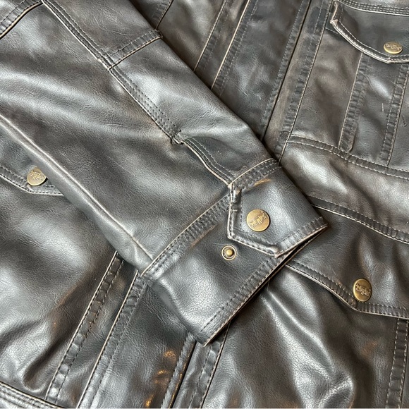💚Levi’s men’s brown faux leather jacket - Picture 3 of 10